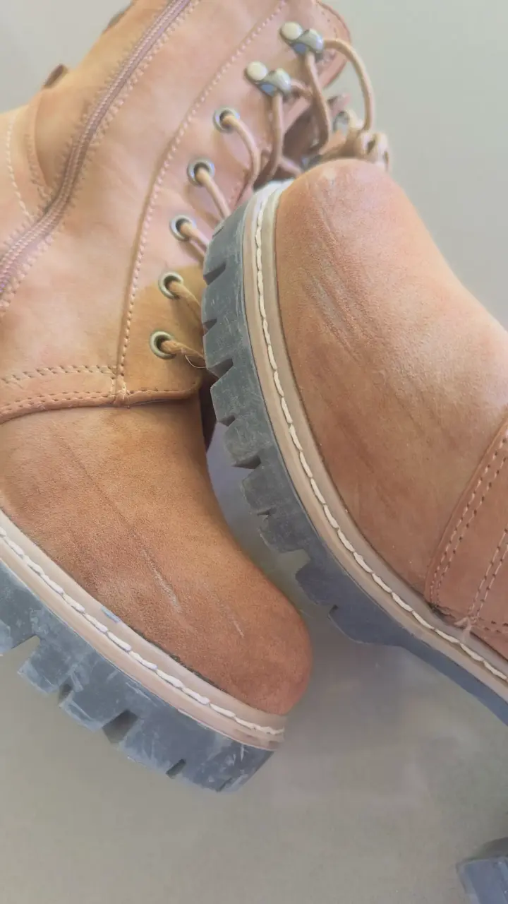 Botines de cuero camel con cierre lateral Azaleia - 4