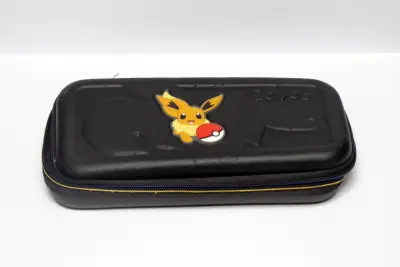 Estuche rígido Pokémon Eevee para consola - miniatura 1