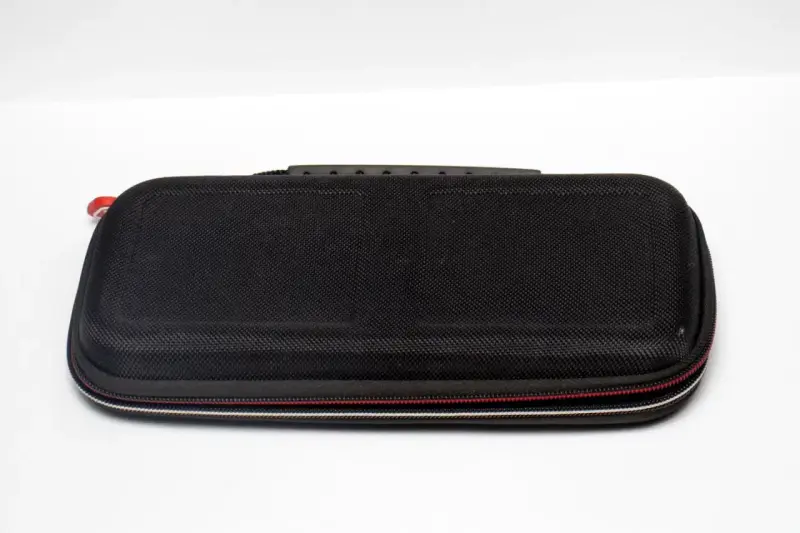 Estuche rígido negro para Nintendo Switch - 2