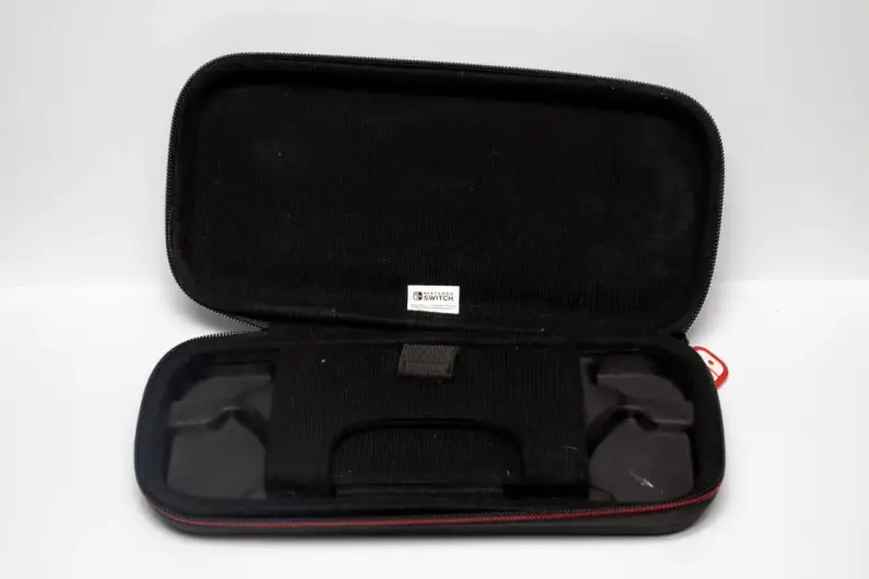 Estuche rígido negro para Nintendo Switch - 3