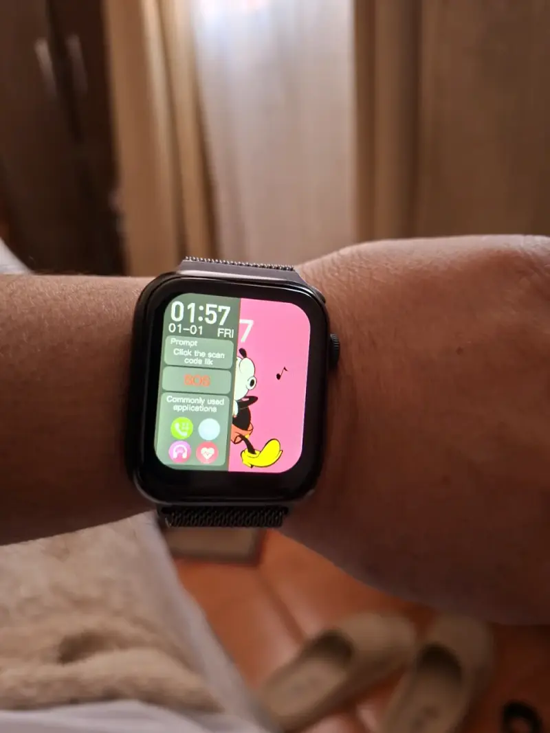 Smartwatch con correa metálica negra - 2