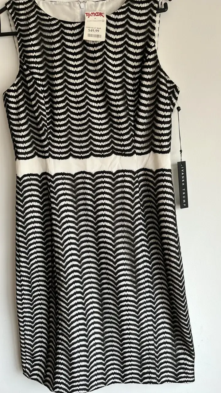 Vestido blanco y negro Ivanka Trump elegante - 2