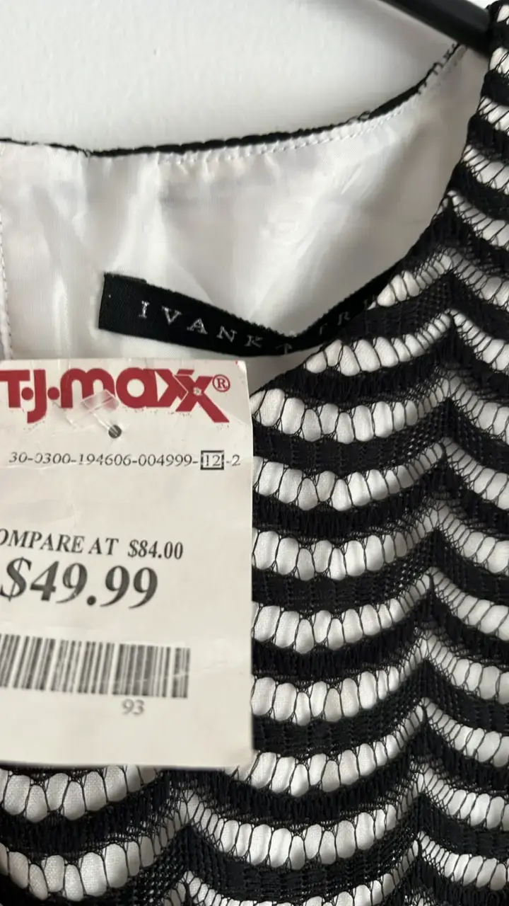 Vestido blanco y negro Ivanka Trump elegante - 4