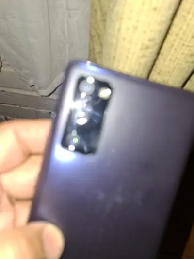 Samsung Galaxy S20 FE en buen estado - miniatura 5