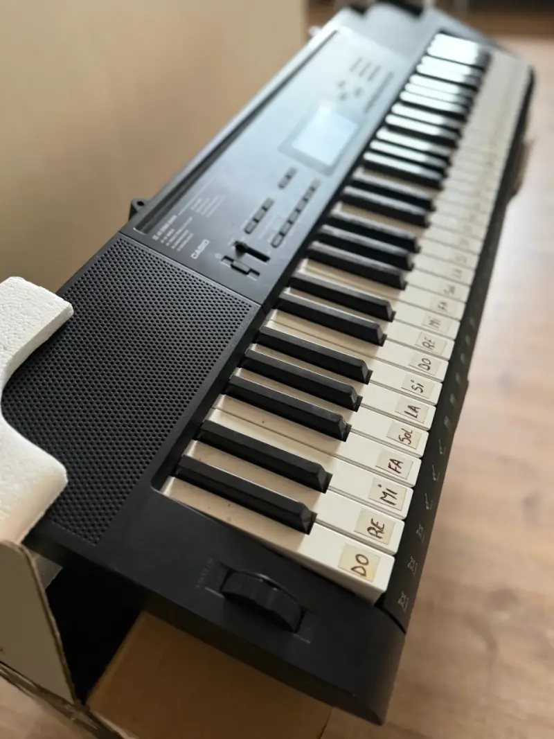 Teclado electrónico portátil con altavoces integrados - 3