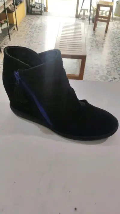 Botines negros con cierre azul SKCH+3 - miniatura 4