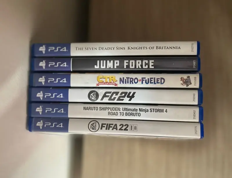 Consola PS4 con juegos y control personalizado - 1