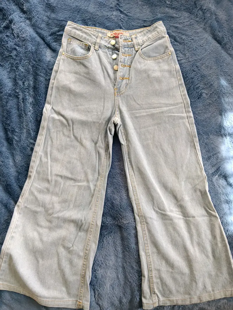 Jeans anchos de mezclilla gris claro para mujer - 1