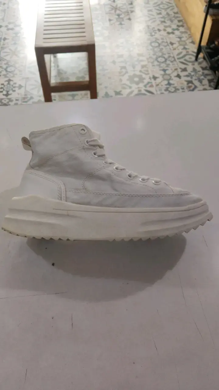 Zapatillas altas blancas unisex estilo casual - 1