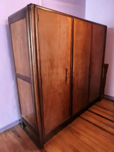 Armario de madera con espejo vintage - miniatura 1