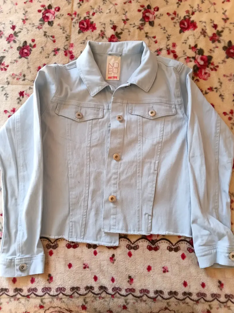 Chaqueta de mezclilla para niña con diseño floral - 2