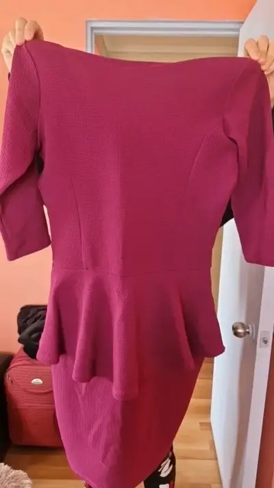 Vestido peplum color burdeos - miniatura 2