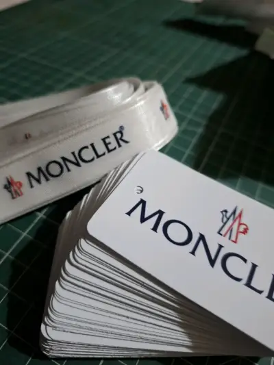 Etiquetas de tela Moncler originales - miniatura 3