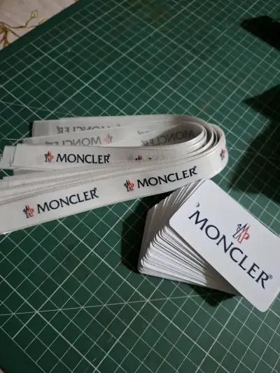 Etiquetas de tela Moncler originales - miniatura 4