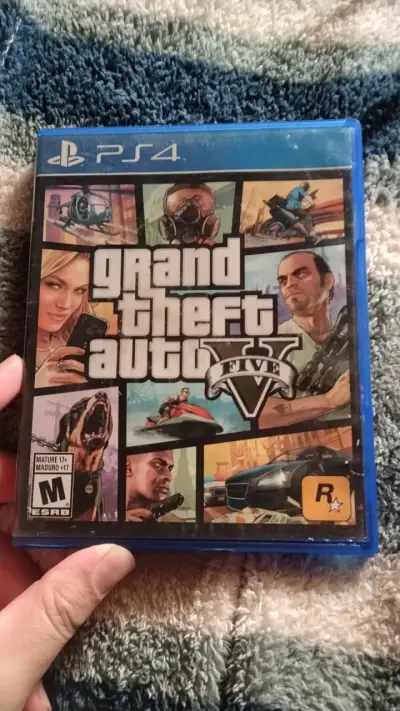 Grand Theft Auto V PS4 - miniatura 1