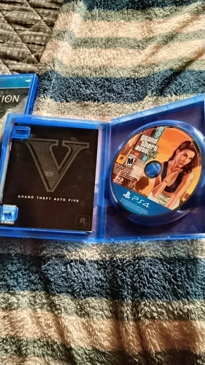 Grand Theft Auto V PS4 - 2