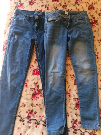 Lote de jeans para niña en varios estilos y colore - miniatura 1