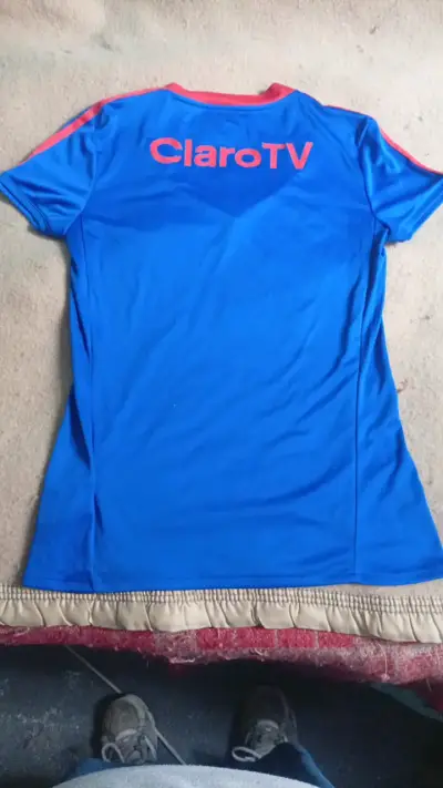 Polera deportiva de la universidad de chile - miniatura 2