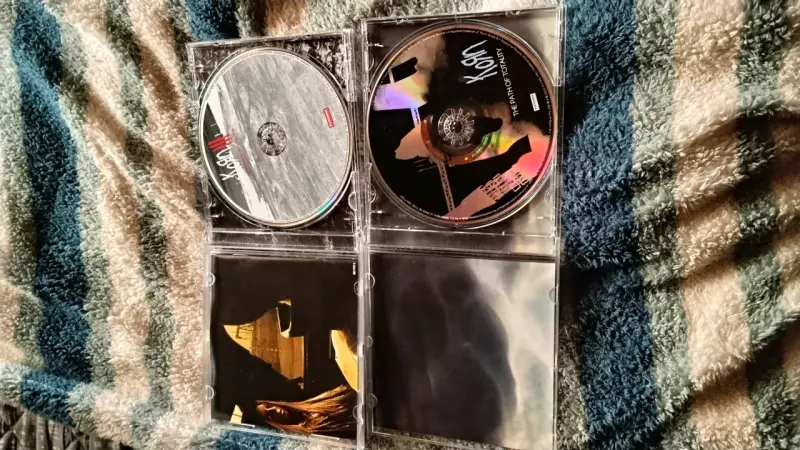 Set de 2 CDs de Korn Edición Limitada - 3