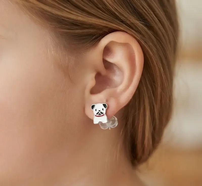 Aros de plata con diseño de perro