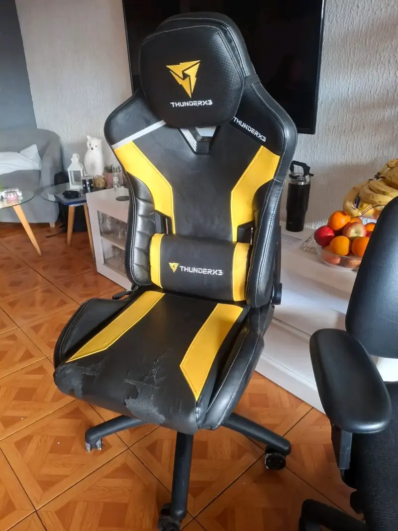 Silla Gamer ThunderX3 Negra y Amarilla - 1