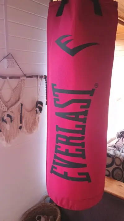 Saco de Boxeo Everlast 1.20m Rojo - miniatura 2