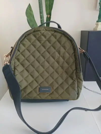 Mochila verde acolchada Amphora con correas ajustables - miniatura 1