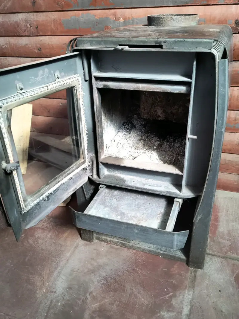 Estufa a leña Amesti con puerta de vidrio - 2