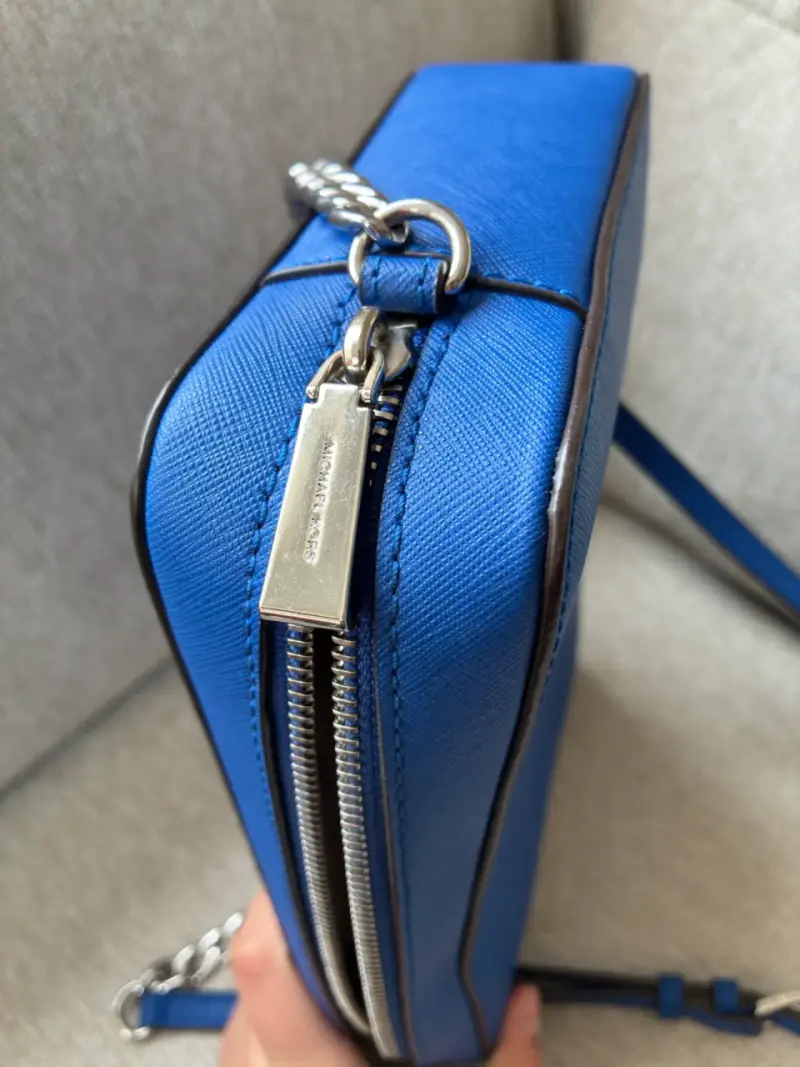 Cartera cruzada azul Michael Kors con cadena - 4