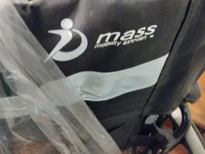 Silla de ruedas plegable Mass Mobility - miniatura 4