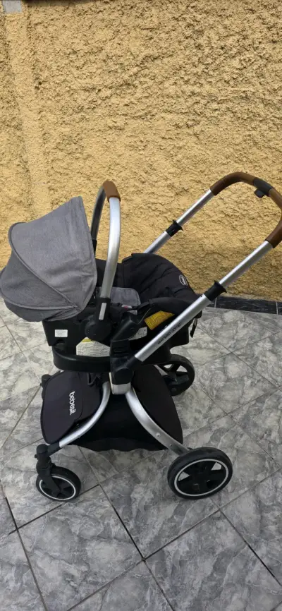 Coche de bebé Bebesit gris con capota ajustable - miniatura 6