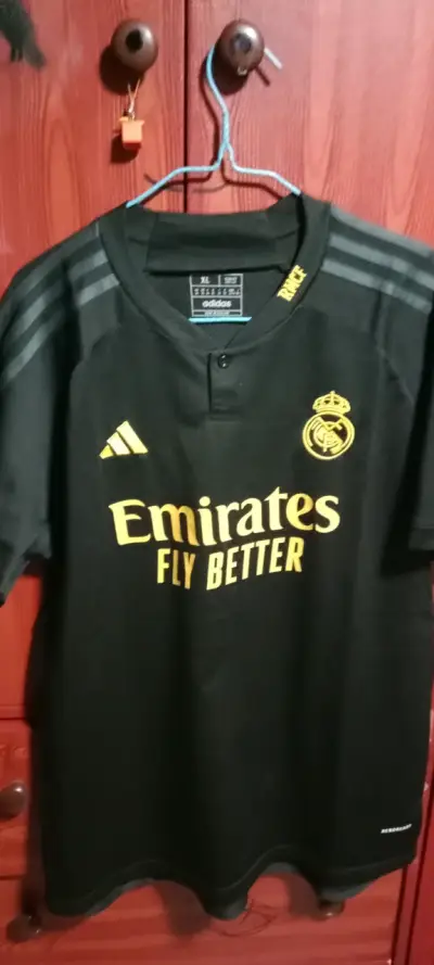 Camiseta Real Madrid Negra Adidas XL - miniatura 1