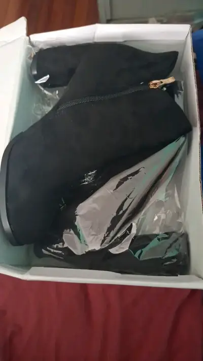 Botines negros de tacón con cierre lateral - miniatura 2