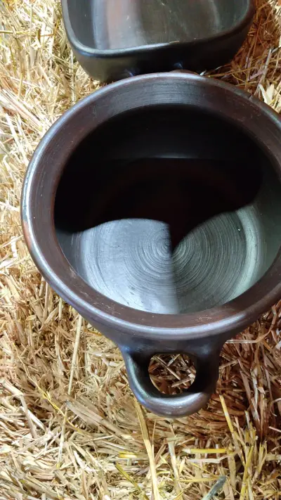 Olla de Greda Pomare Hecha a Mano - miniatura 2