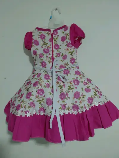 Vestido de niña para Fiestas Patrias con diseño floral - miniatura 2