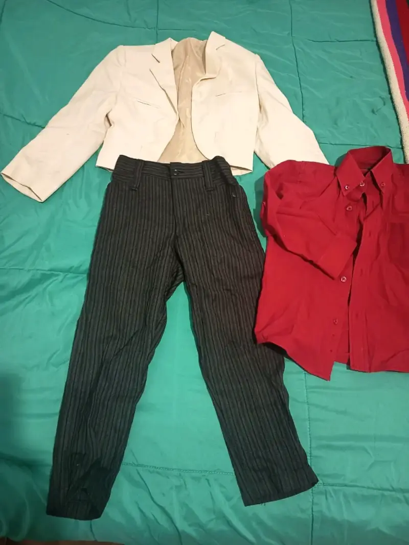 Ropa de huaso para niño con botas negras - 1