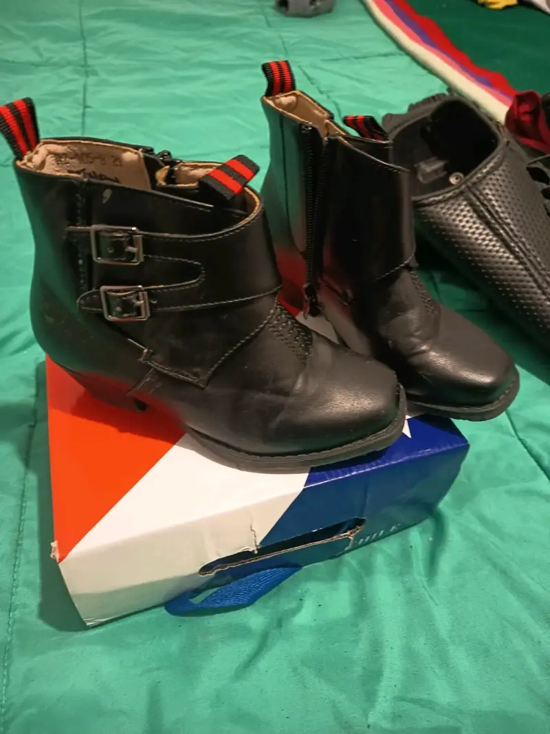 Ropa de huaso para niño con botas negras - 2