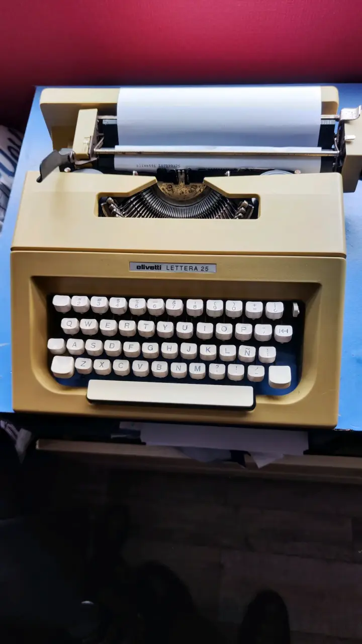 Máquina de Escribir Olivetti Lettera 25 Vintage - 2