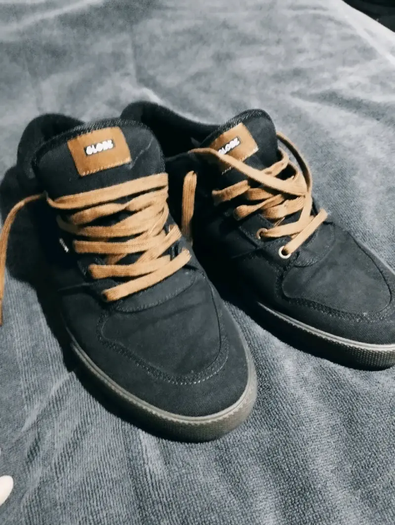 Zapatillas negras casuales Globe y Nike - 5
