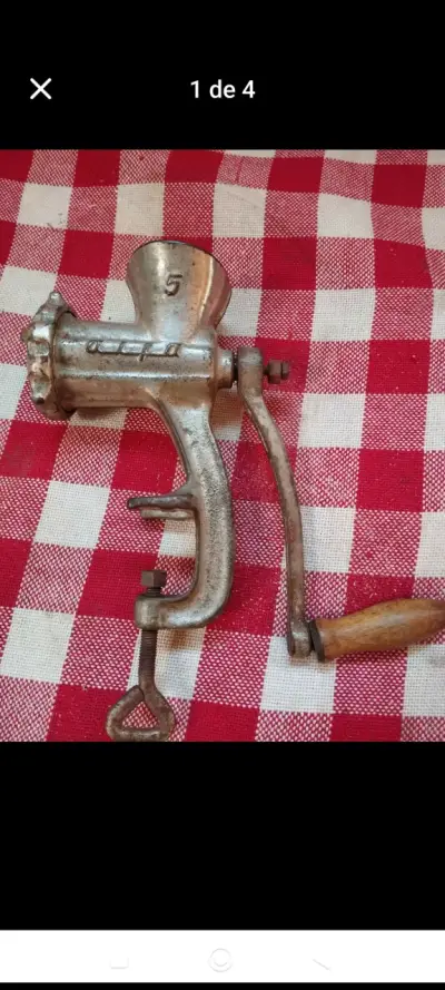 Moledor de carne manual Alfa vintage - miniatura 1