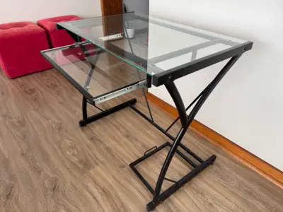 Escritorio de vidrio con bandeja deslizable 80x50 - miniatura 2