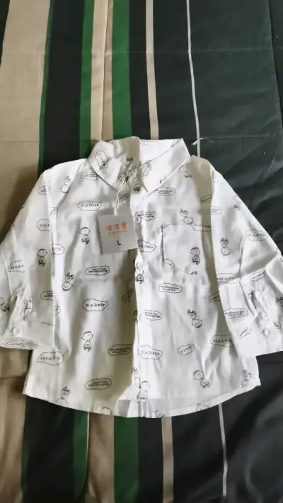 Camisa infantil estampada en dos colores - miniatura 2