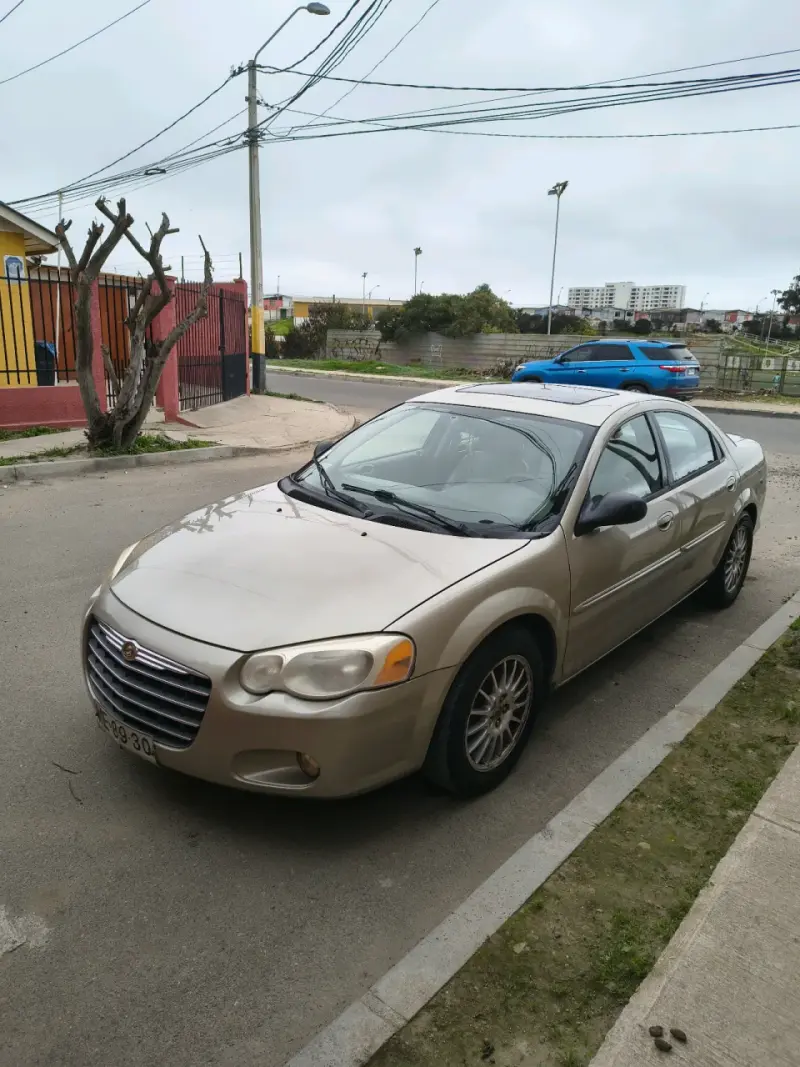 Auto Chrysler Sebring 2006 en buen estado - 1