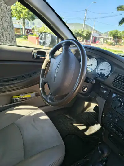 Auto Chrysler Sebring 2006 en buen estado - miniatura 4