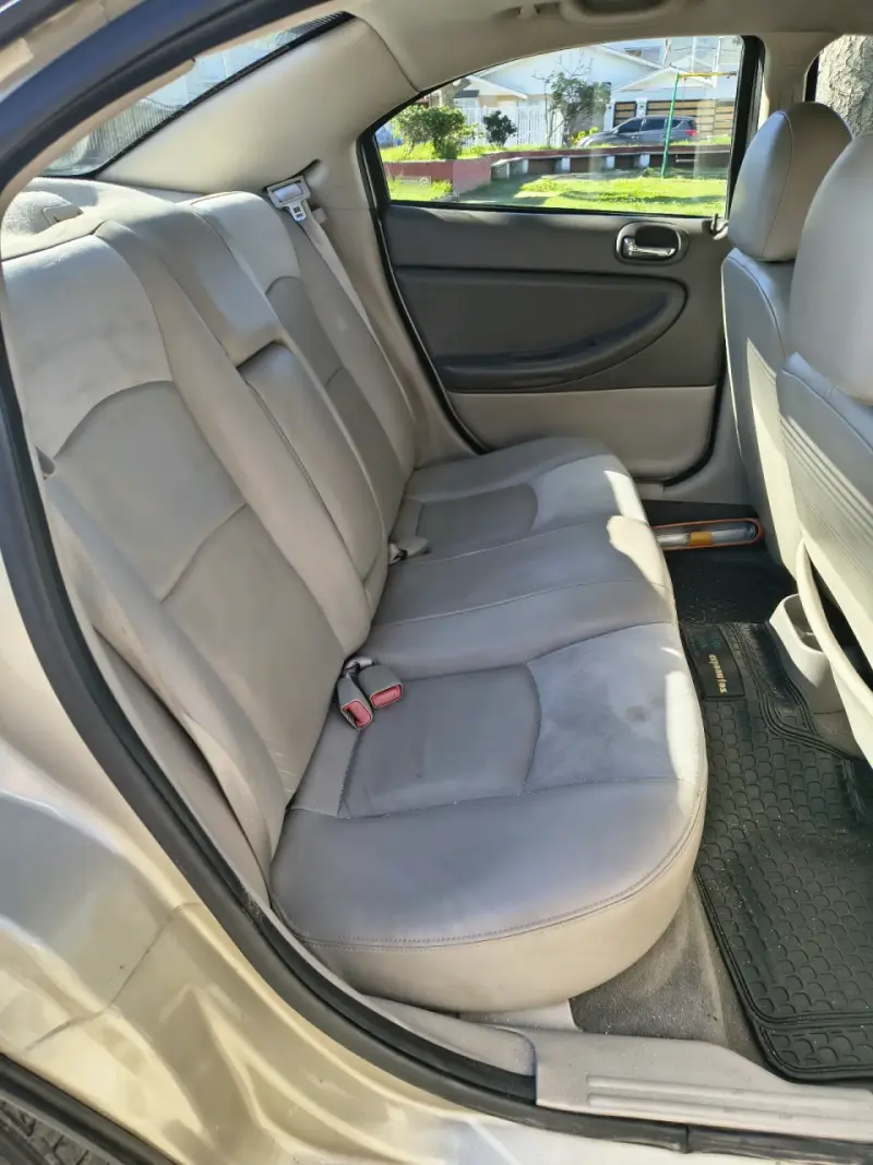 Auto Chrysler Sebring 2006 en buen estado - 6