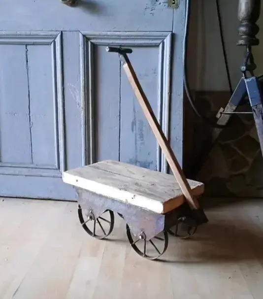Carretilla de Madera y Metal para Jardín - 1
