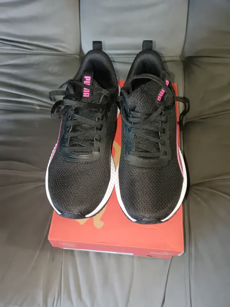 Zapatillas deportivas Puma Flyer Lite 3 negras y rosadas - 4