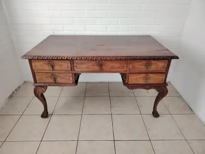 Escritorio de madera estilo vintage con cajones - miniatura 2