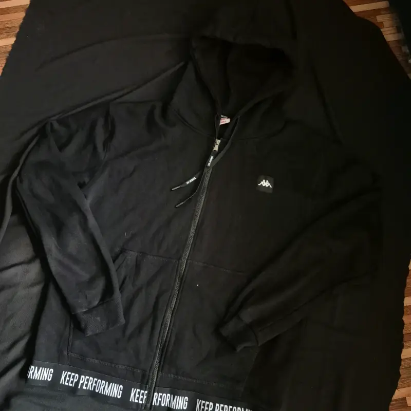 Polerón con capucha negro Kappa talla XL - 4