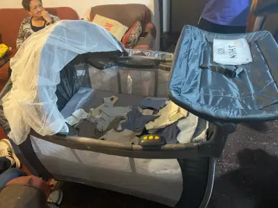 Cuna corral para bebé con mosquitero - miniatura 3